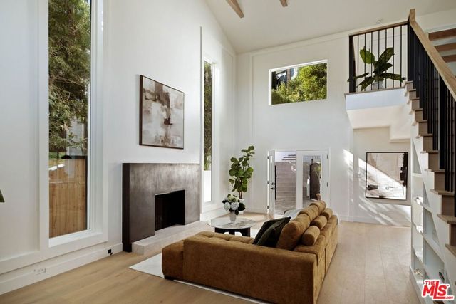 4041 Davana Road, Sherman Oaks, CA 91423