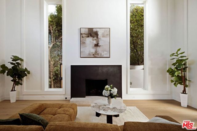 4041 Davana Road, Sherman Oaks, CA 91423