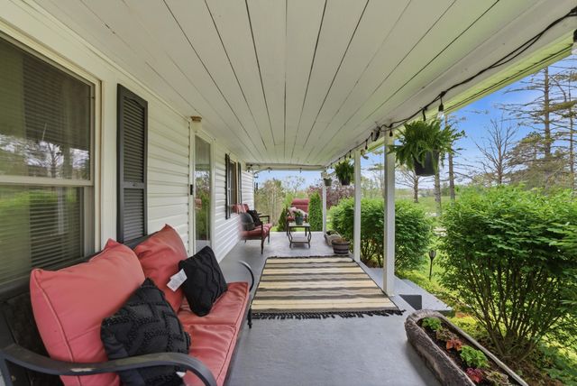 595 Ky-2002, Mckee, KY 40447