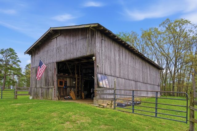 595 Ky-2002, Mckee, KY 40447