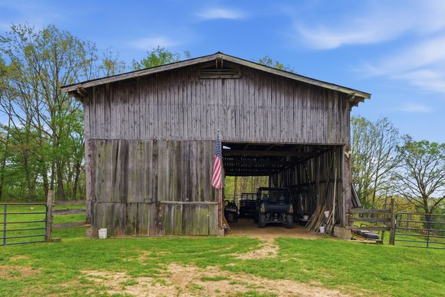 595 Ky-2002, Mckee, KY 40447