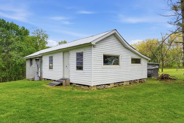 595 Ky-2002, Mckee, KY 40447