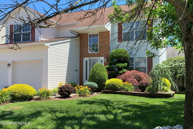 12 Madison Drive, Helmetta, NJ 08828