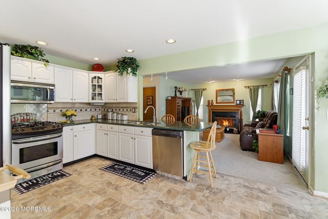 12 Madison Drive, Helmetta, NJ 08828