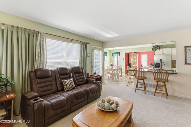 12 Madison Drive, Helmetta, NJ 08828