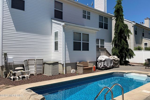 12 Madison Drive, Helmetta, NJ 08828