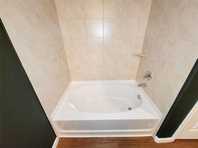 9726 Shimmering Lakes Drive, Rosharon, TX 77583