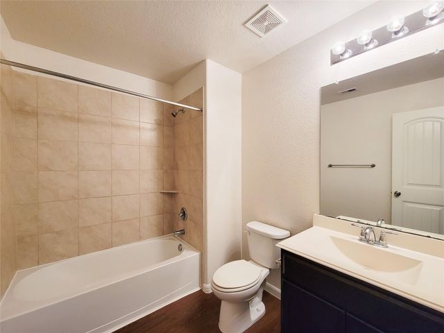 9726 Shimmering Lakes Drive, Rosharon, TX 77583