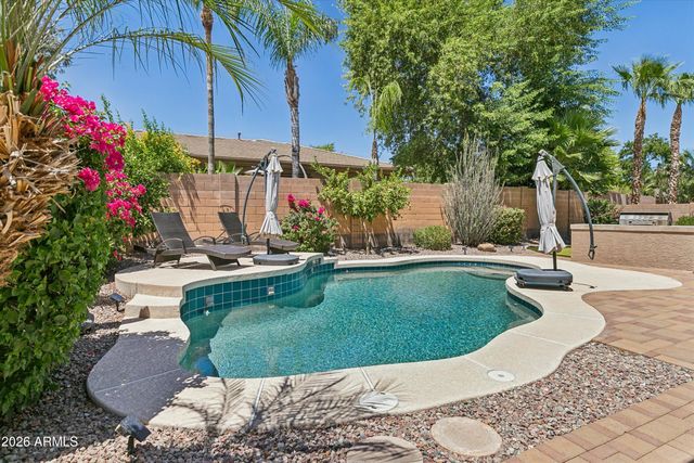 4342 W HACKAMORE Drive, Phoenix, AZ 85083