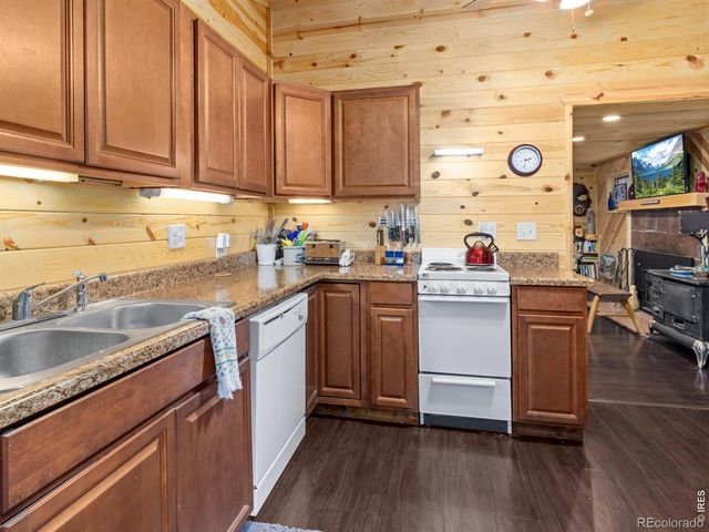 3154 Riverside Drive, Lyons, CO 80540