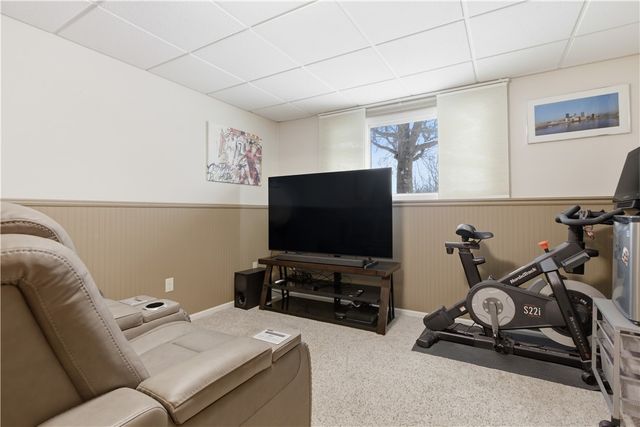 2003 Colony Dr, Hopewell Twp, PA 15001