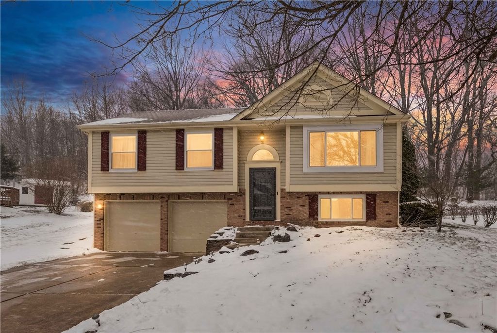 2003 Colony Dr, Hopewell Twp, PA 15001