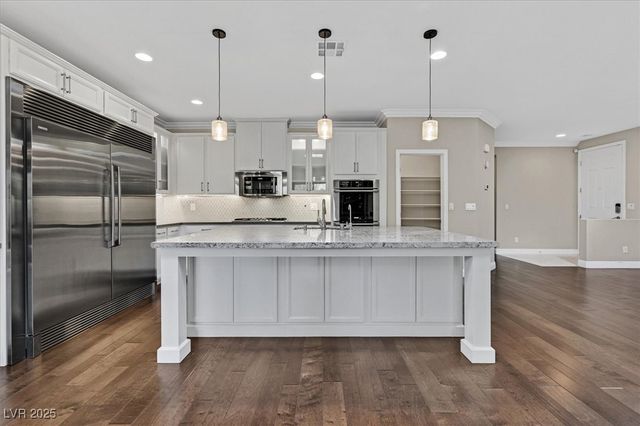 12243 Kings Eagle Street, Las Vegas, NV 89141