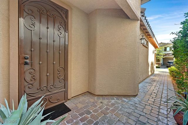 12243 Kings Eagle Street, Las Vegas, NV 89141