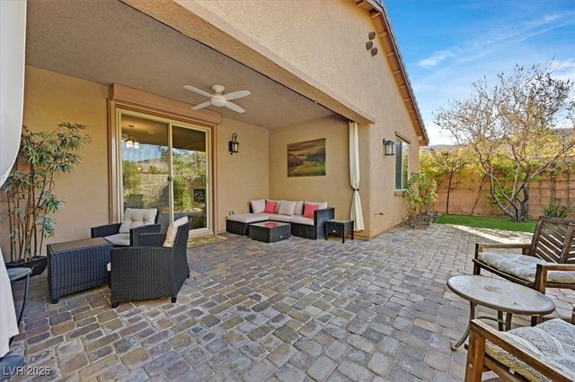 12243 Kings Eagle Street, Las Vegas, NV 89141