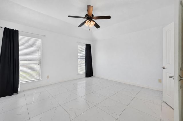 1048 Mercury Drive, Lavon, TX 75166