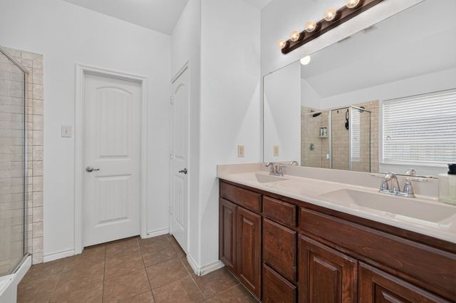1048 Mercury Drive, Lavon, TX 75166