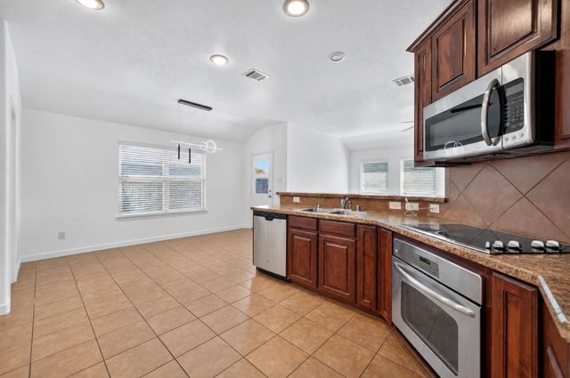 1048 Mercury Drive, Lavon, TX 75166