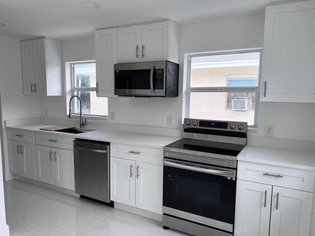 1015 S K Street 1 - Front Unit, Lake Worth Beach, FL 33460