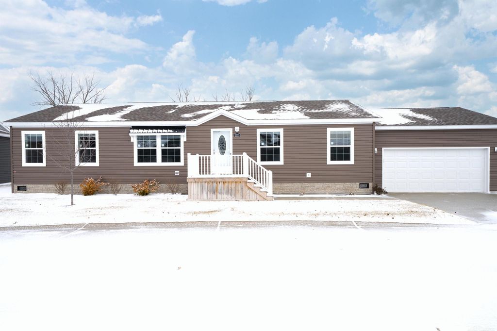 2775 Naples Court, Lapeer, MI 48446