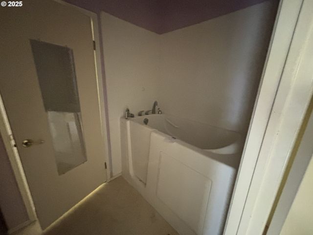 1038 HILLSIDE Dr, Cottage Grove, OR 97424