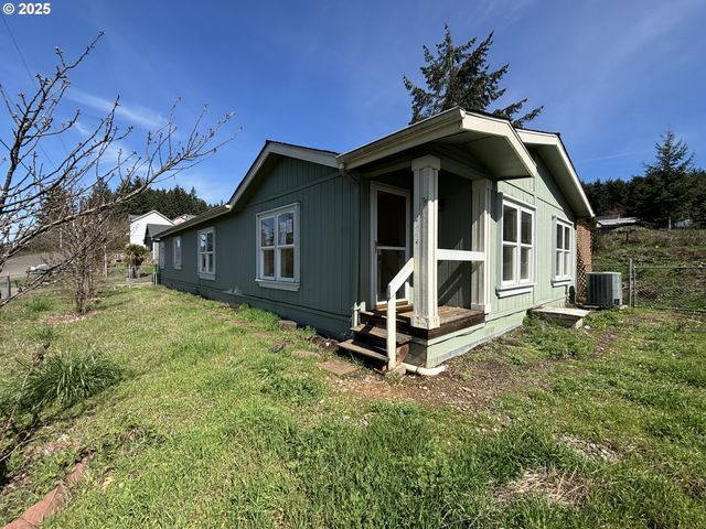 1038 HILLSIDE Dr, Cottage Grove, OR 97424