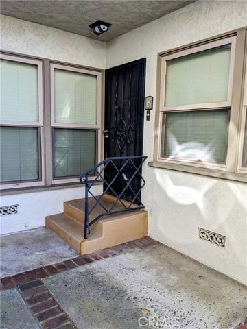 208 Granada 208B, Long Beach, CA 90803