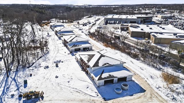 122 E Clarkston Road, Lake Orion, MI 48362