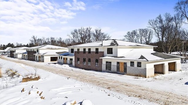 122 E Clarkston Road, Lake Orion, MI 48362