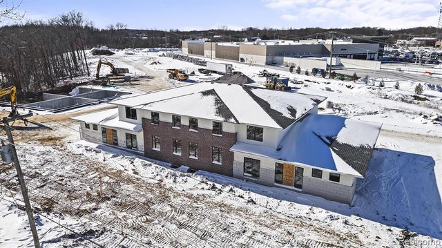 122 E Clarkston Road, Lake Orion, MI 48362