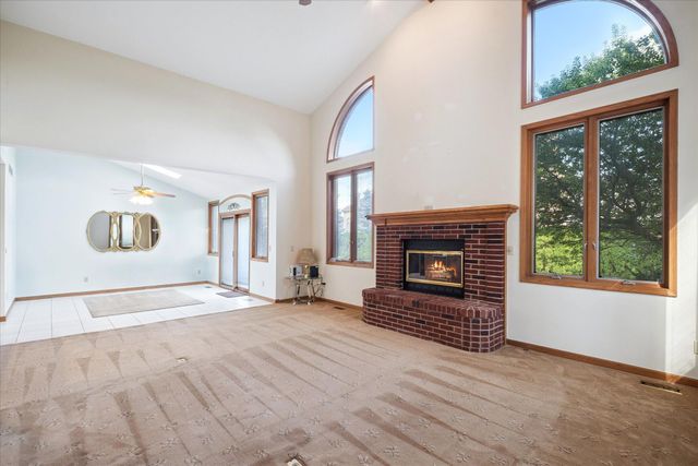 40448 Emerald W, Clinton Charter Twp, MI 48038