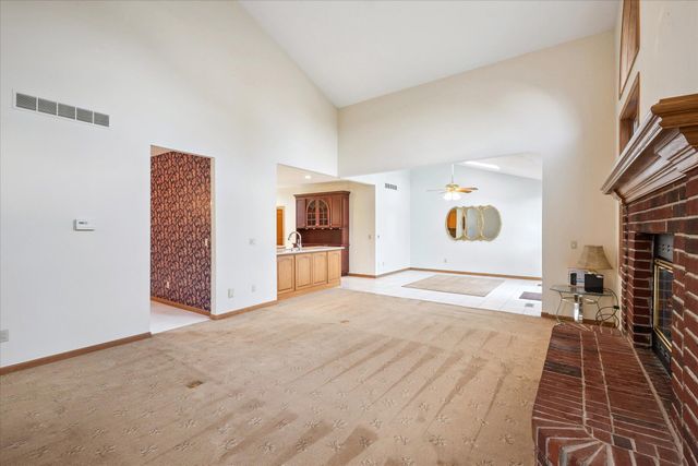 40448 Emerald W, Clinton Charter Twp, MI 48038