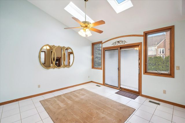 40448 Emerald W, Clinton Charter Twp, MI 48038