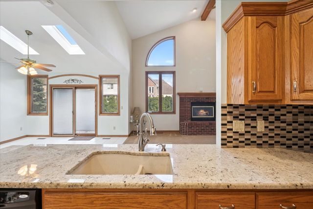 40448 Emerald W, Clinton Charter Twp, MI 48038