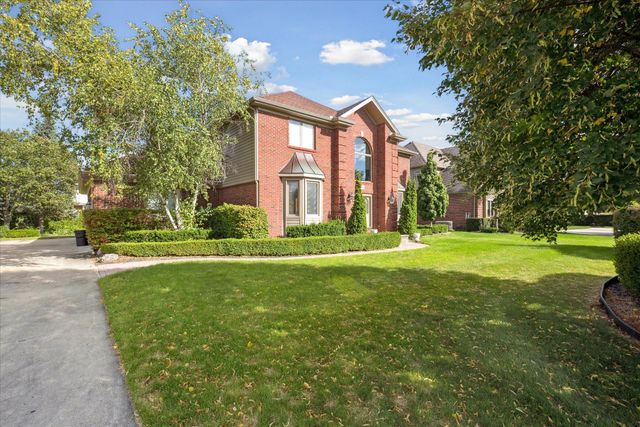 40448 Emerald W, Clinton Charter Twp, MI 48038