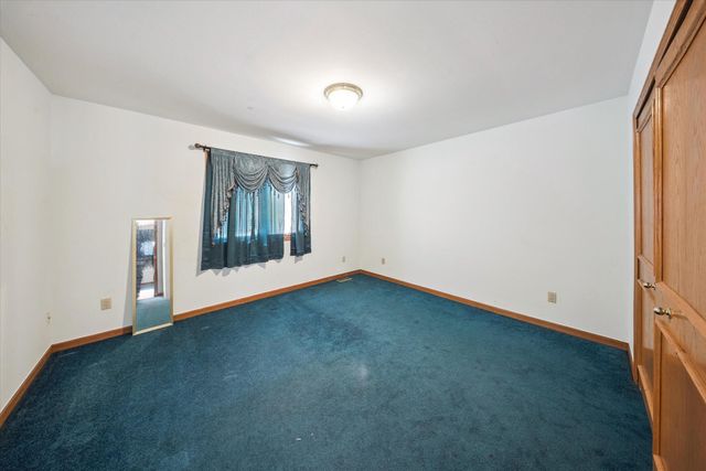 40448 Emerald W, Clinton Charter Twp, MI 48038