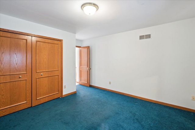 40448 Emerald W, Clinton Charter Twp, MI 48038