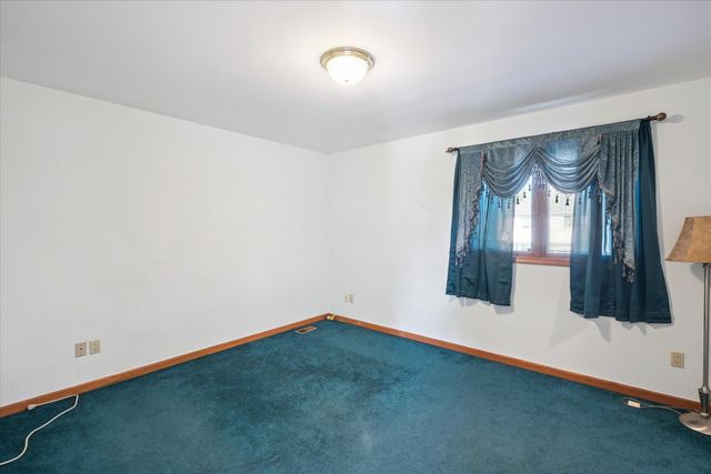 40448 Emerald W, Clinton Charter Twp, MI 48038