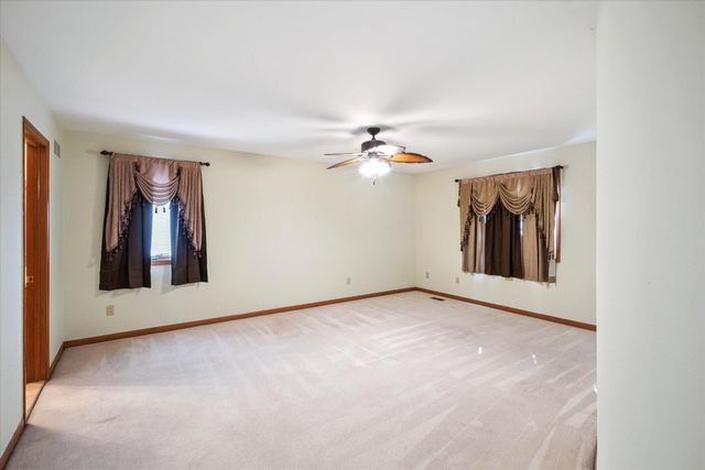 40448 Emerald W, Clinton Charter Twp, MI 48038