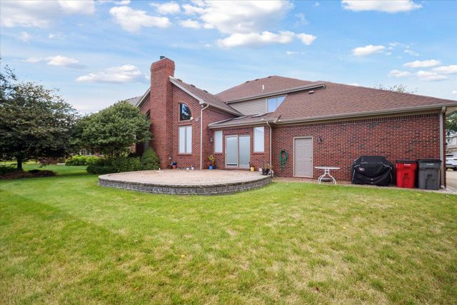 40448 Emerald W, Clinton Charter Twp, MI 48038