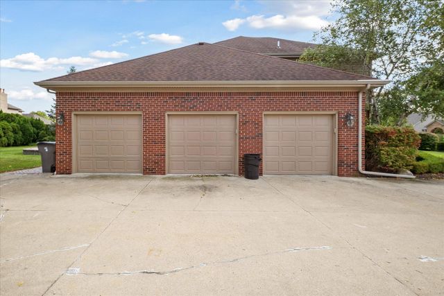 40448 Emerald W, Clinton Charter Twp, MI 48038