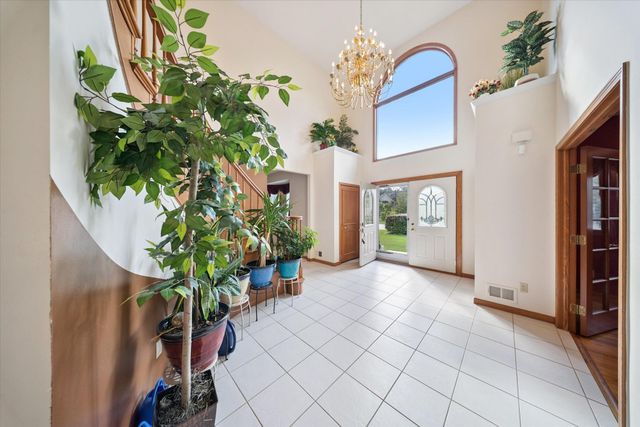 40448 Emerald W, Clinton Charter Twp, MI 48038