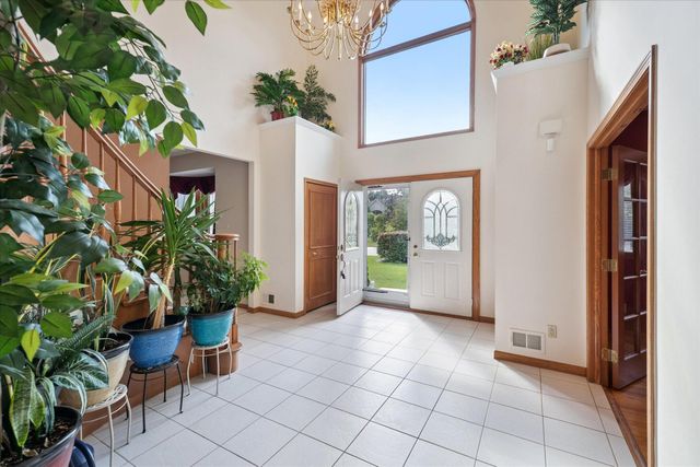 40448 Emerald W, Clinton Charter Twp, MI 48038