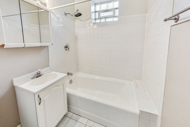 1312 W Nelson Street 3, Chicago, IL 60657