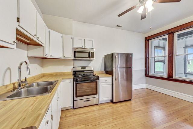 1312 W Nelson Street 3, Chicago, IL 60657