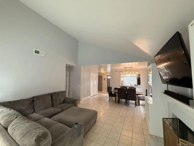 2327 Lake Forest, Escondido, CA 92026
