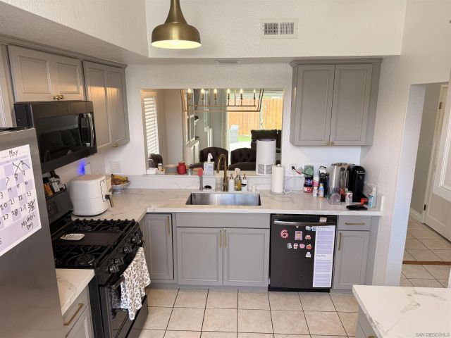 2327 Lake Forest, Escondido, CA 92026