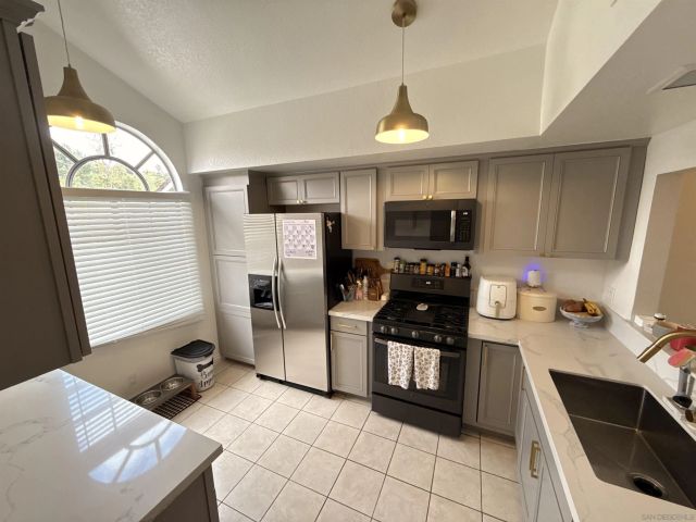 2327 Lake Forest, Escondido, CA 92026