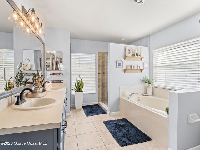 581 Ganley Street SW, Palm Bay, FL 32908