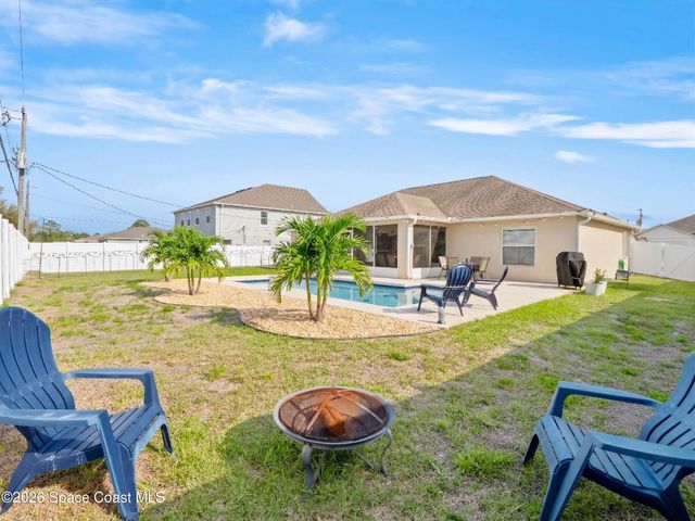 581 Ganley Street SW, Palm Bay, FL 32908